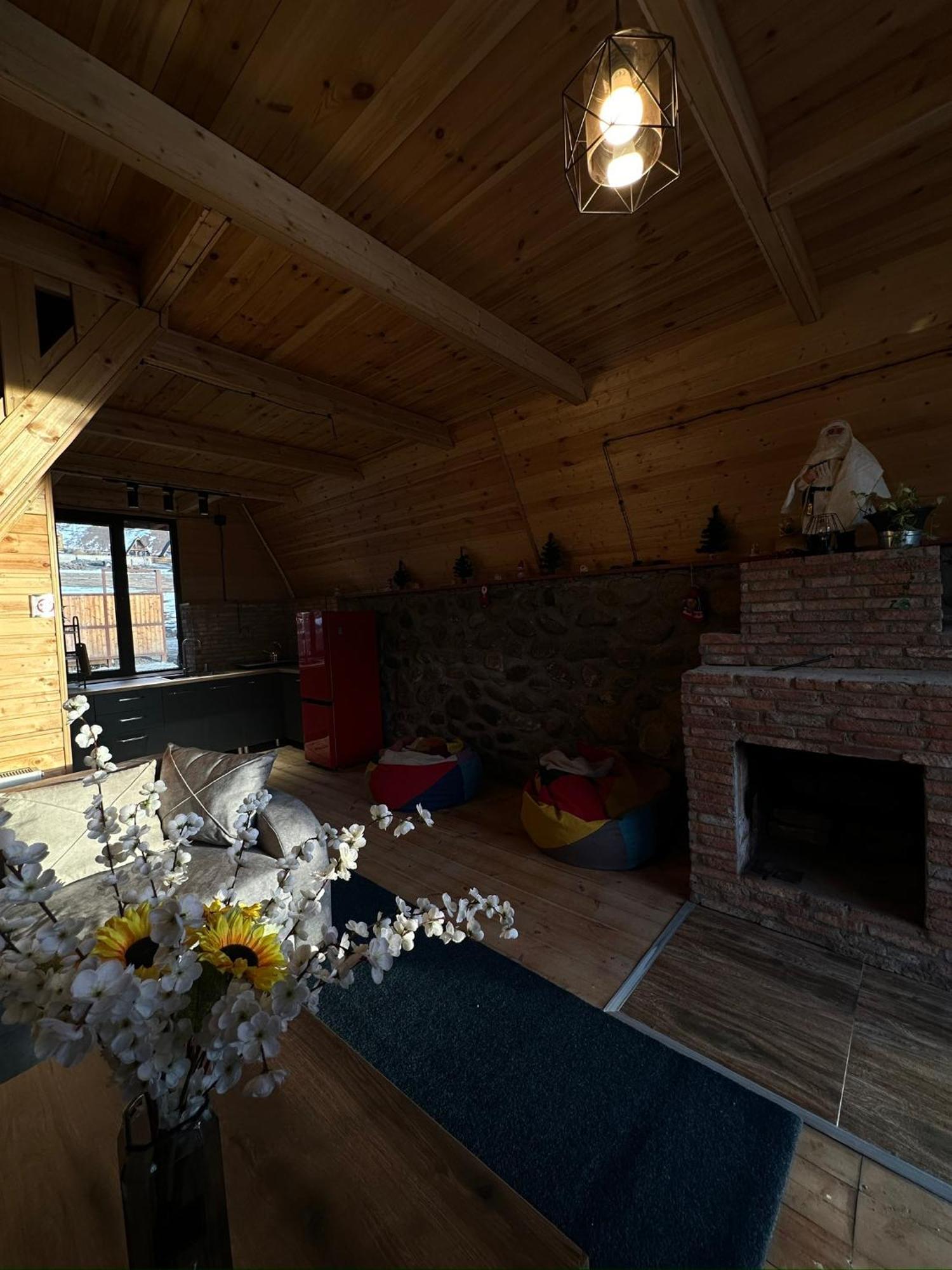 Aura Cottages カズベギ エクステリア 写真