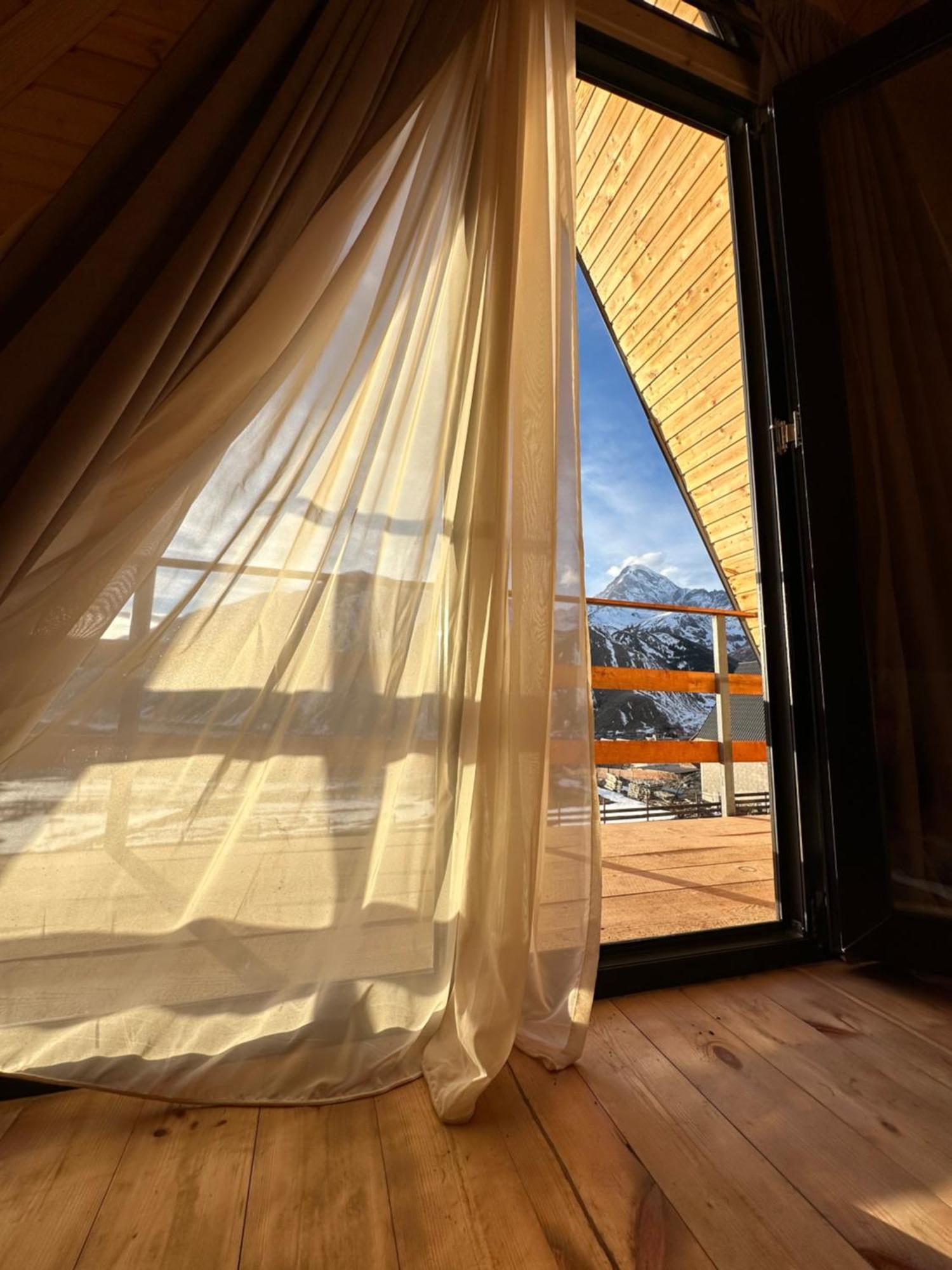 Aura Cottages カズベギ エクステリア 写真