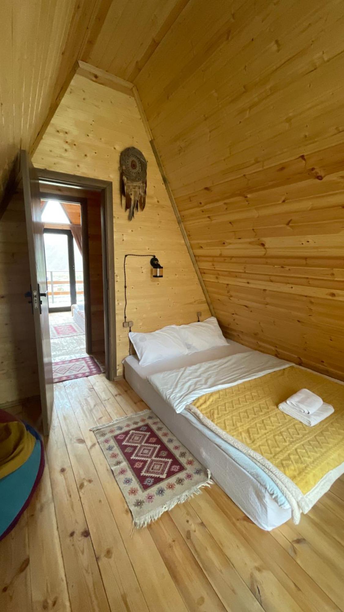 Aura Cottages カズベギ エクステリア 写真